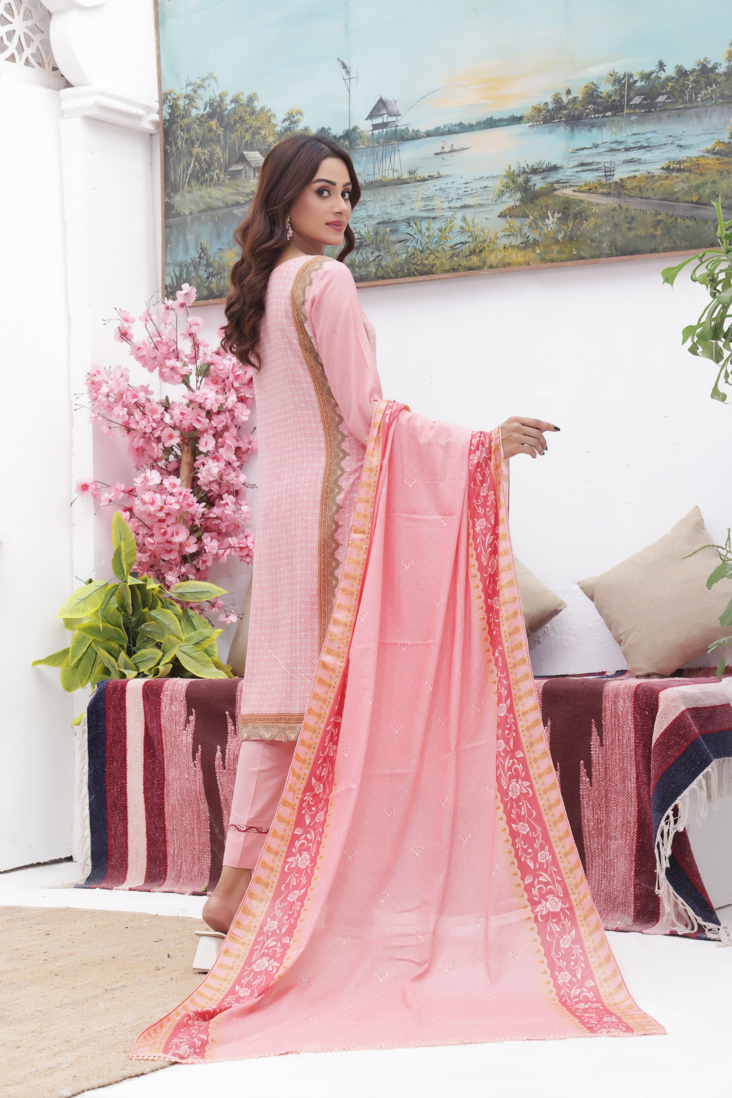 Queen Libas Justajoo  Q4- Ready Made Lawn Suits