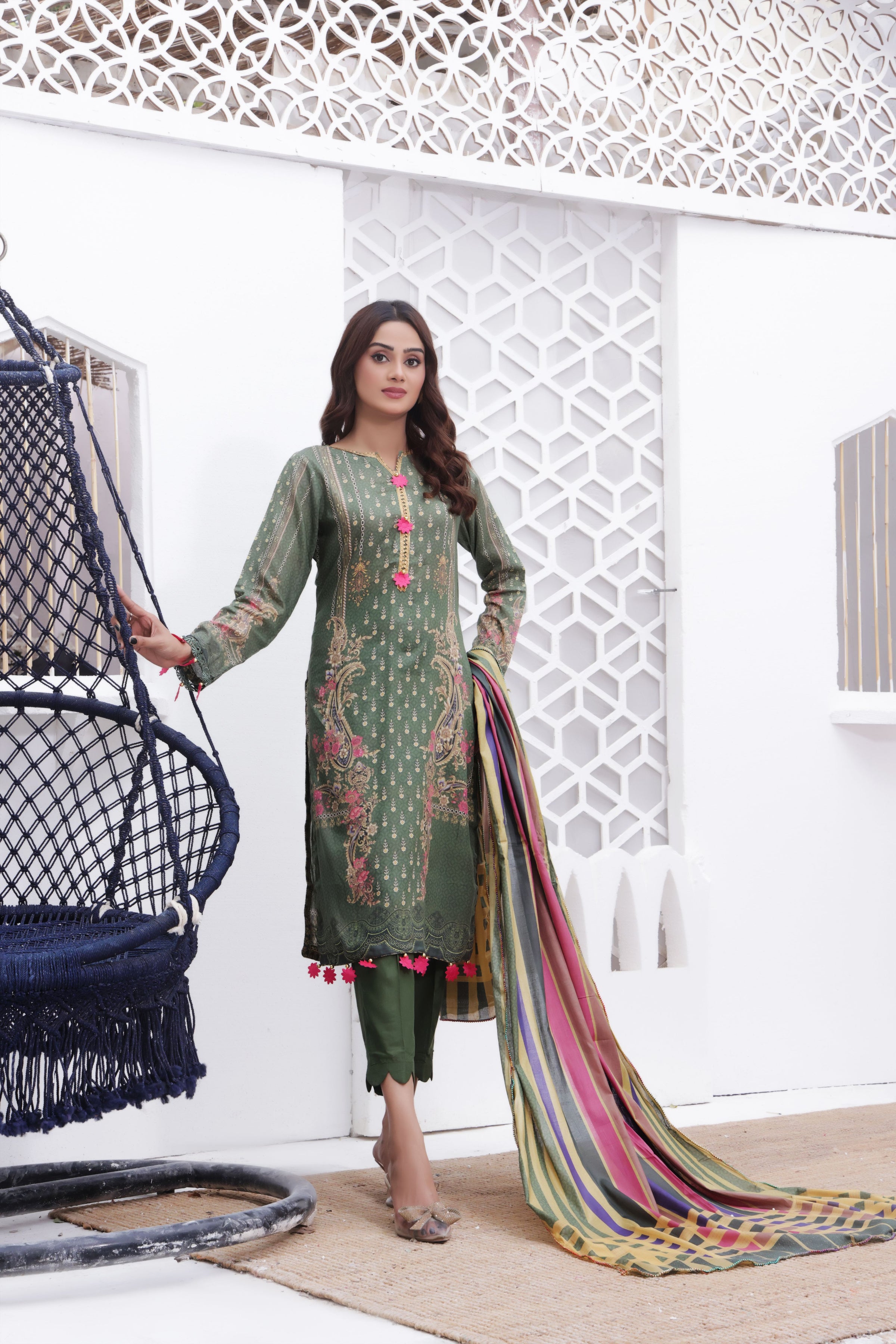 Queen Libas Justajoo  Q8- Ready Made Lawn Suits