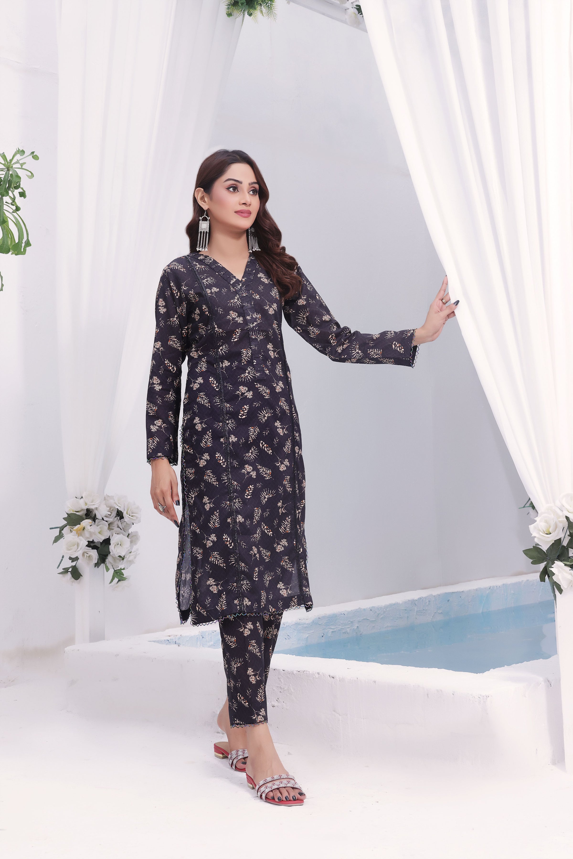 Queen Libas Fitoor F01 - 2 Piece Ready Made Lawn Suits